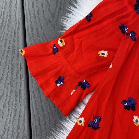 Old navy floral side shoulder bell sleeve top - Picture 2 of 4